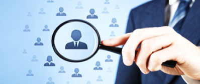 Nhân viên Phòng Quản lý linh kiện sản xuất